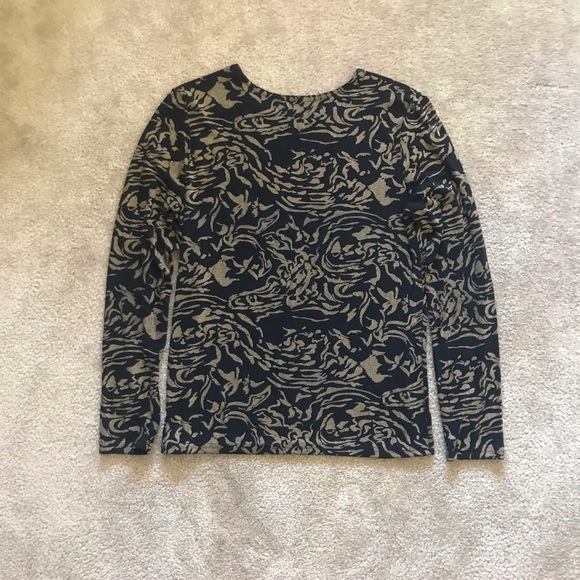 ⭐️Black/Gold, Long Sleeve Top⭐️ - Picture 6 of 7